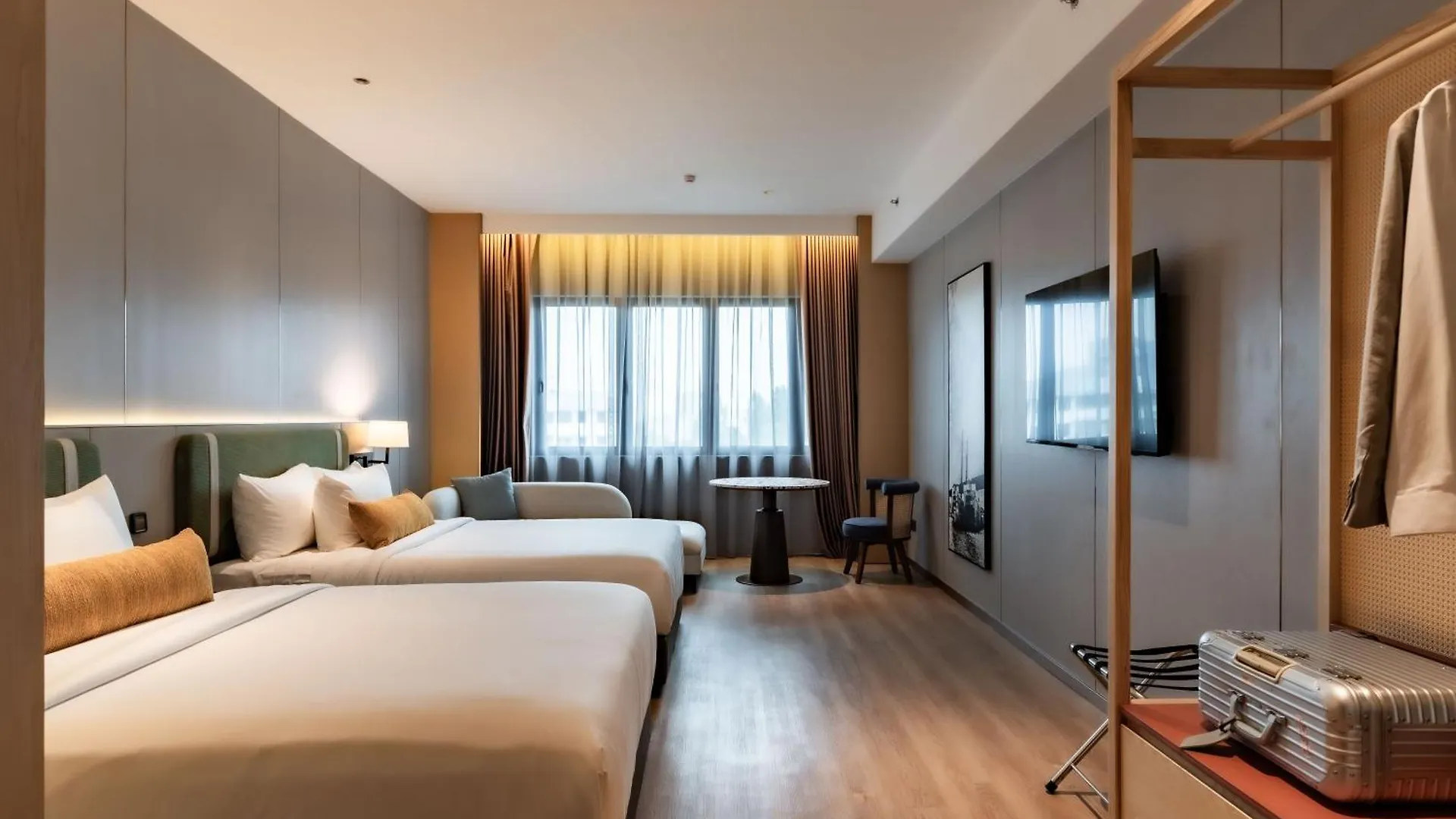 Breakx Hotel Penang Jelutong