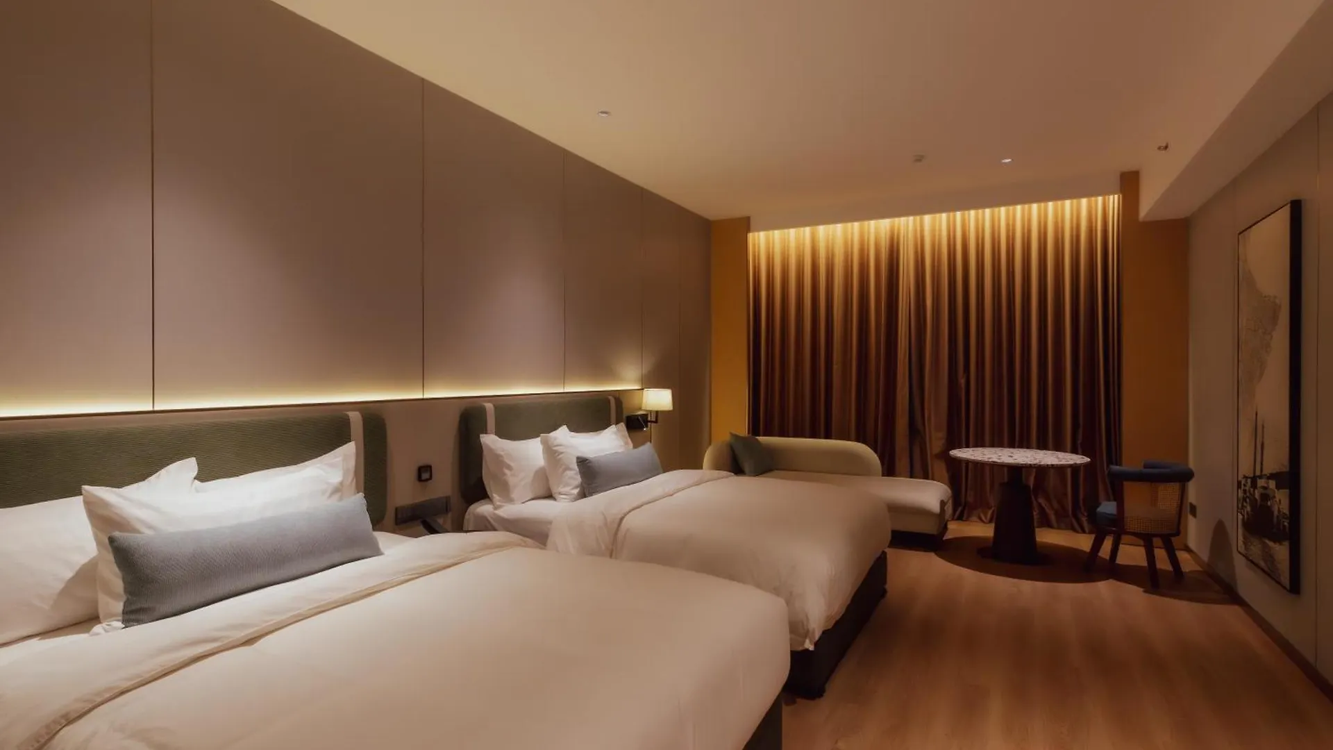 Breakx Hotel Penang Jelutong