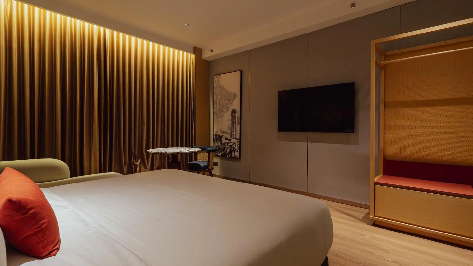 Breakx Hotel Penang Jelutong